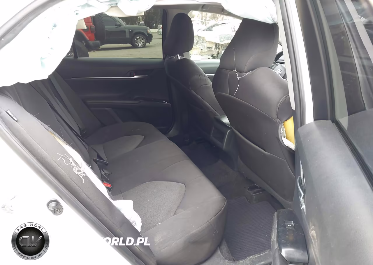 2018 Toyota Camry Le VIN:4T1B11HK6JU584380 - 8