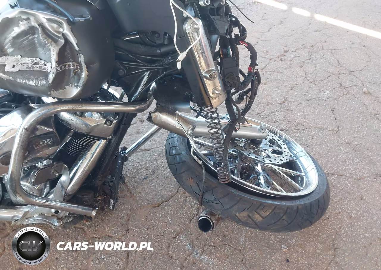 2018 Harley-Davidson Flhx Street Glide VIN:1HD1KBC13JB625737 - 14