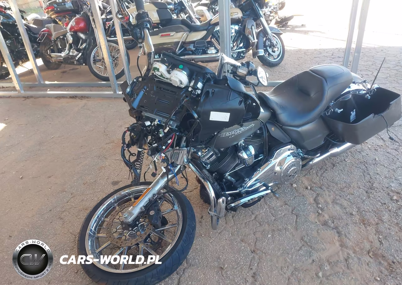 2018 Harley-Davidson Flhx Street Glide VIN:1HD1KBC13JB625737 - 2
