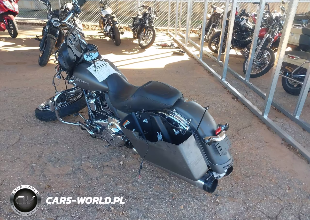 2018 Harley-Davidson Flhx Street Glide VIN:1HD1KBC13JB625737 - 3