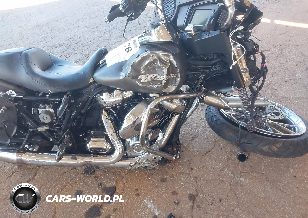 2018 Harley-Davidson Flhx Street Glide VIN:1HD1KBC13JB625737 - 8