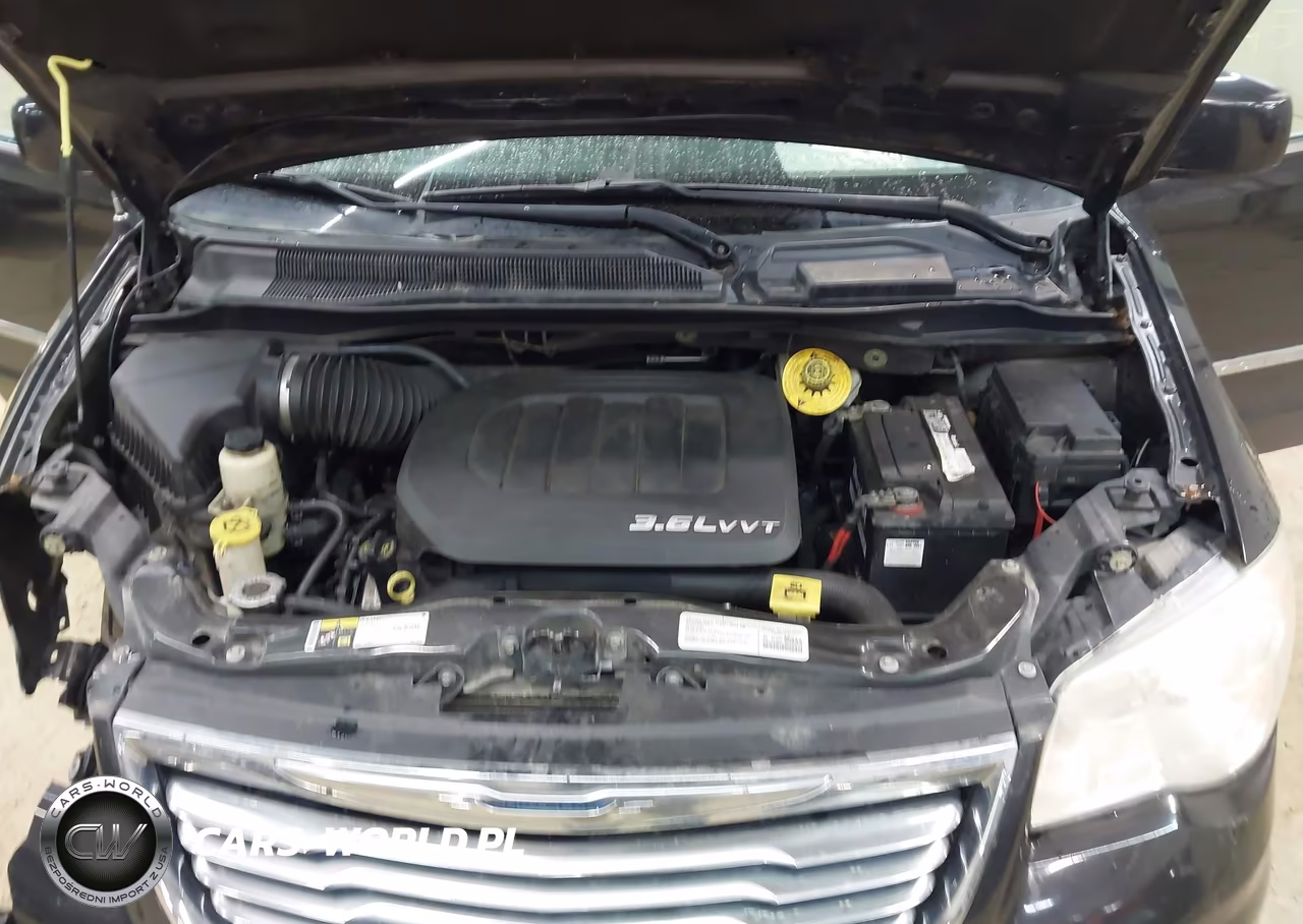 2014 Chrysler Town & Country Touring VIN:2C4RC1BG9ER332613 - 10