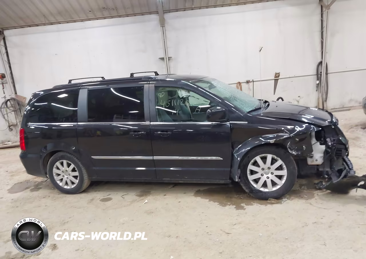 2014 Chrysler Town & Country Touring VIN:2C4RC1BG9ER332613 - 13