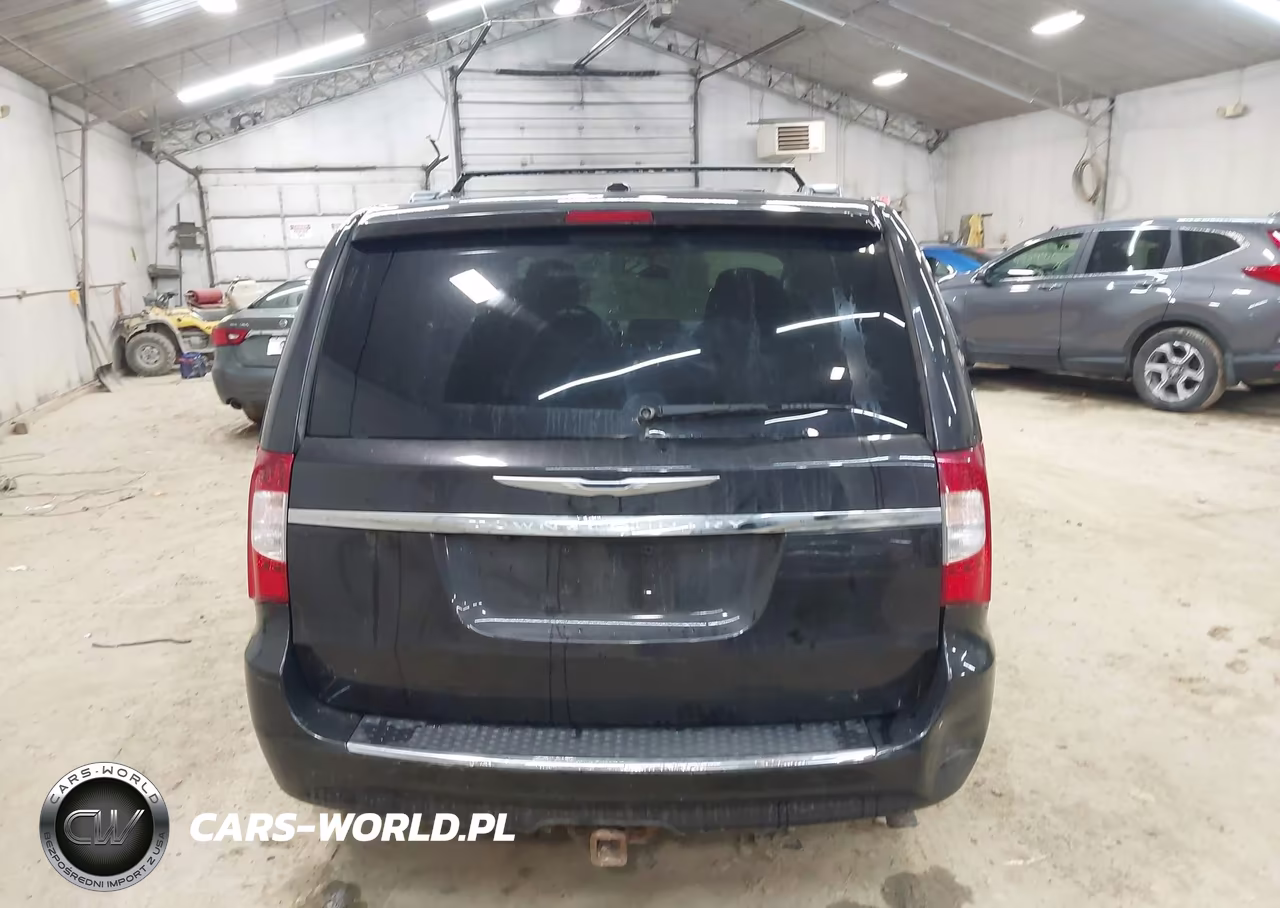 2014 Chrysler Town & Country Touring VIN:2C4RC1BG9ER332613 - 16