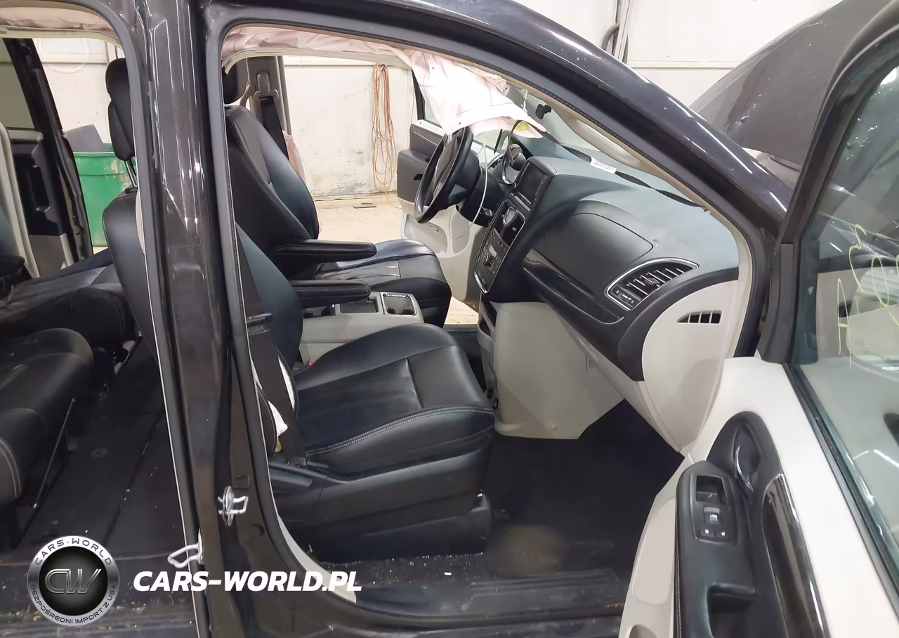 2014 Chrysler Town & Country Touring VIN:2C4RC1BG9ER332613 - 5