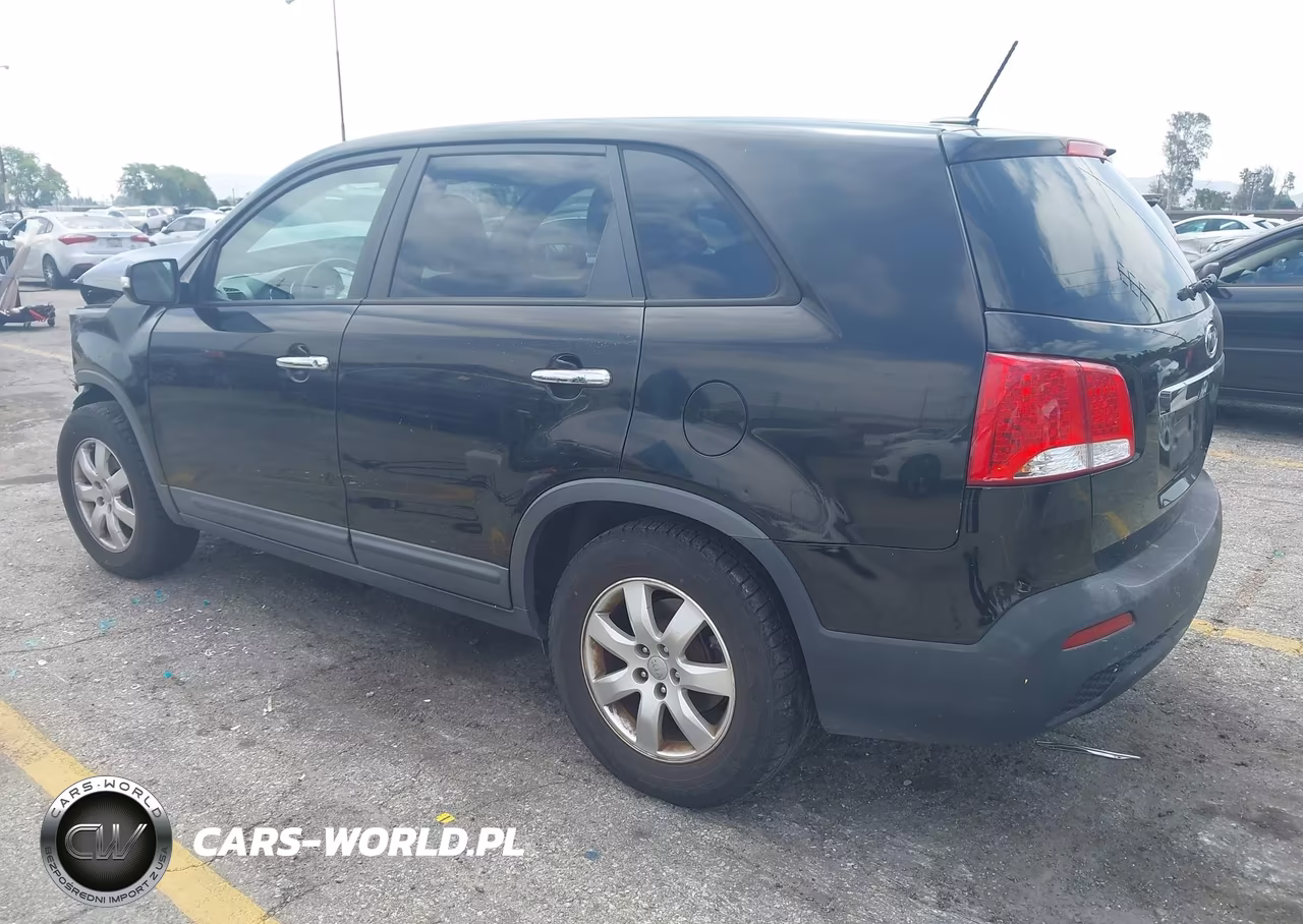 2013 Kia Sorento Lx VIN:5XYKT3A18DG365518 - 3