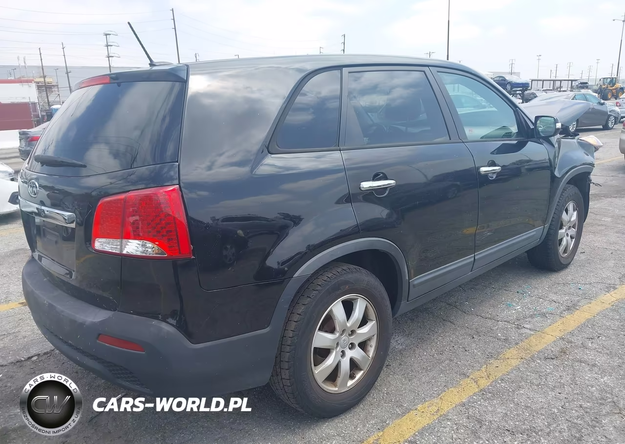 2013 Kia Sorento Lx VIN:5XYKT3A18DG365518 - 4