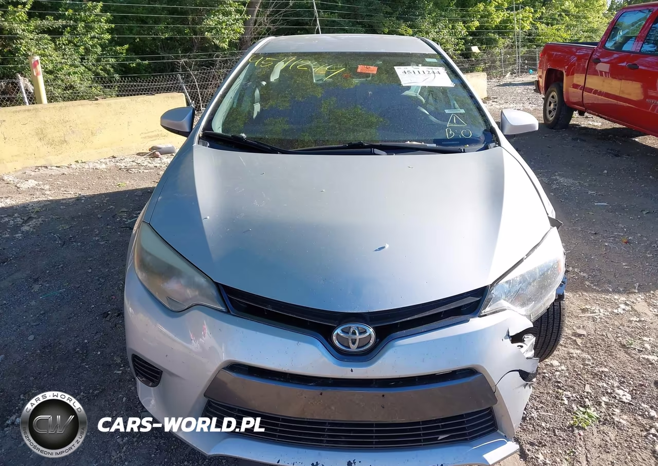 2015 Toyota Corolla Le VIN:5YFBURHE4FP318154 - 12