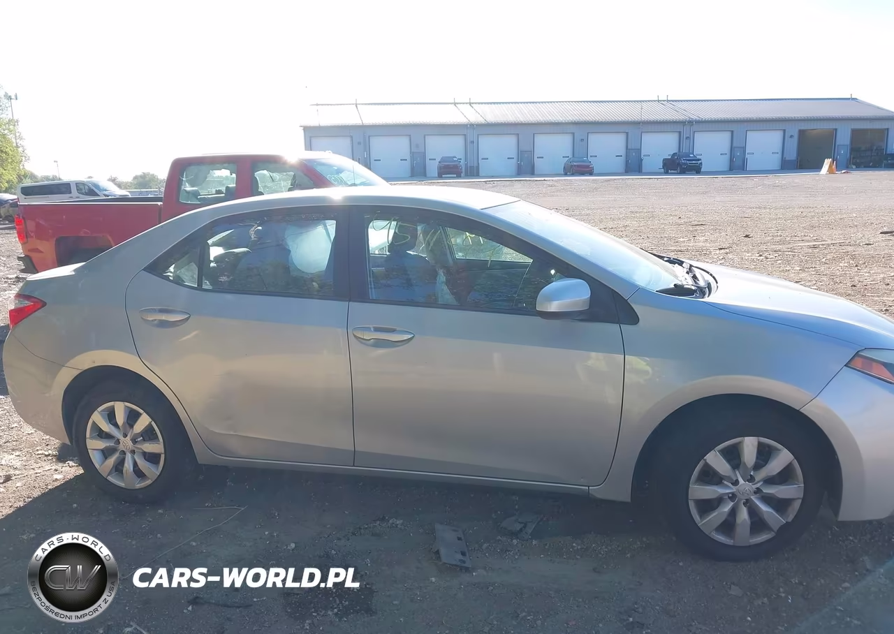 2015 Toyota Corolla Le VIN:5YFBURHE4FP318154 - 13