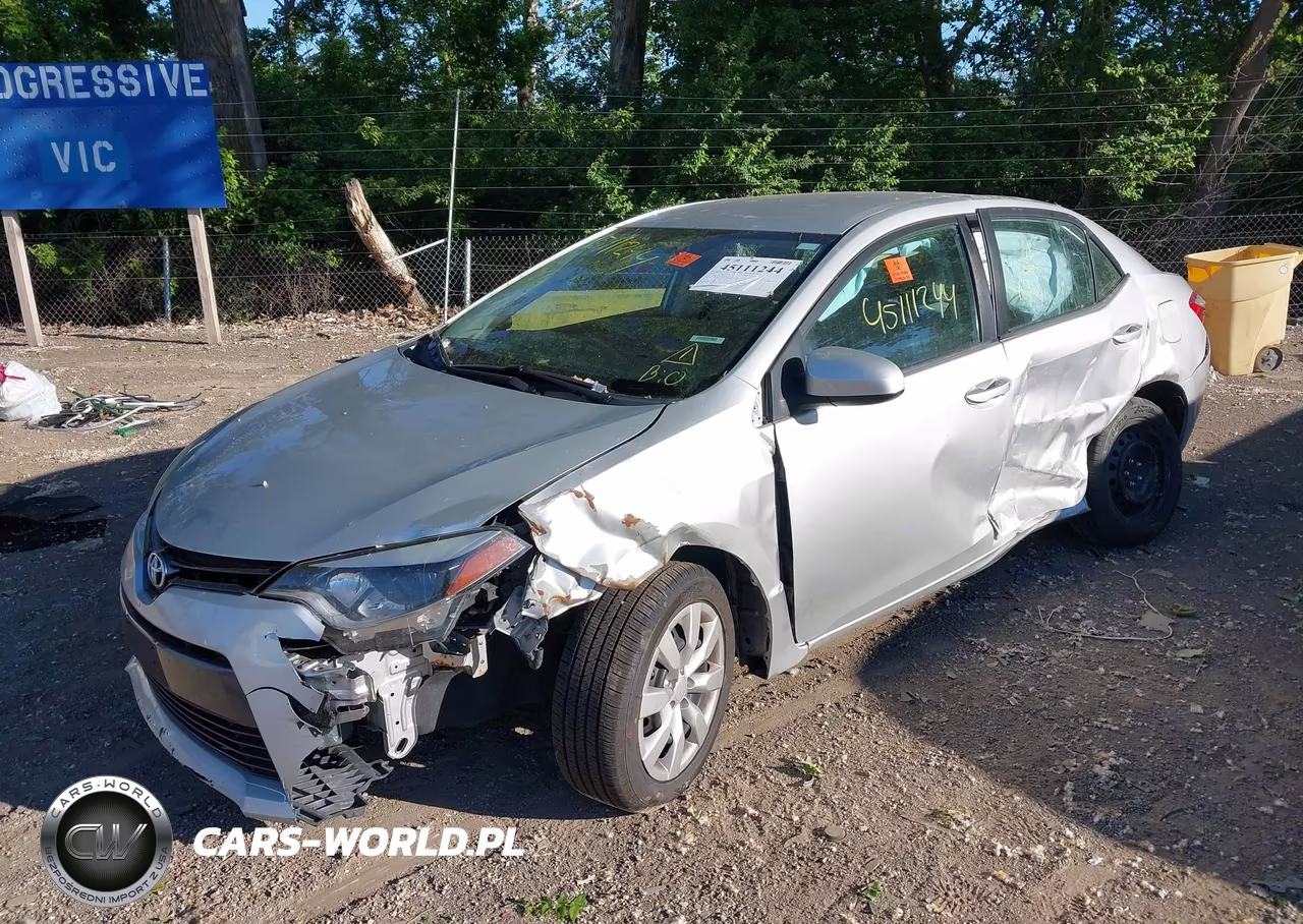 2015 Toyota Corolla Le VIN:5YFBURHE4FP318154 - 2