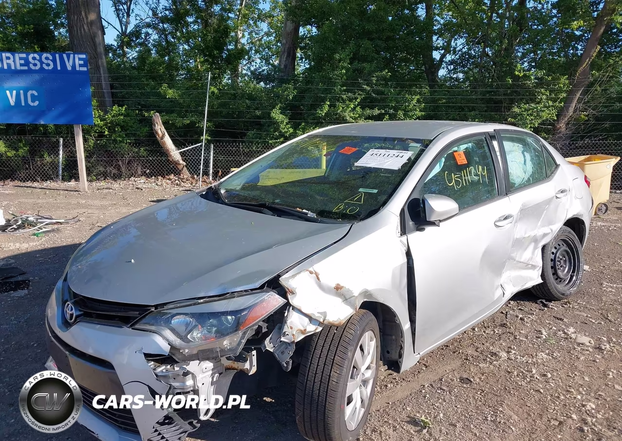 2015 Toyota Corolla Le VIN:5YFBURHE4FP318154 - 6