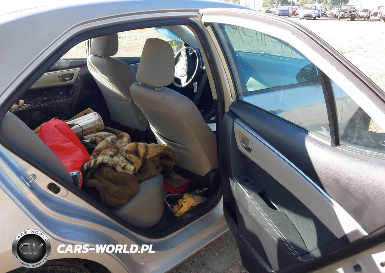 2015 Toyota Corolla Le VIN:5YFBURHE4FP318154 - 8