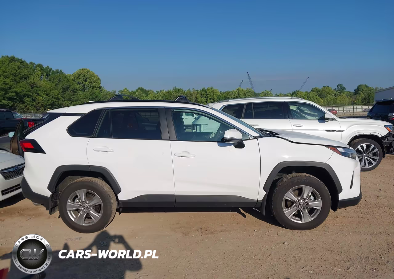 2025 Toyota Rav4 Xle VIN:2T3P1RFV0SC562032 - 14