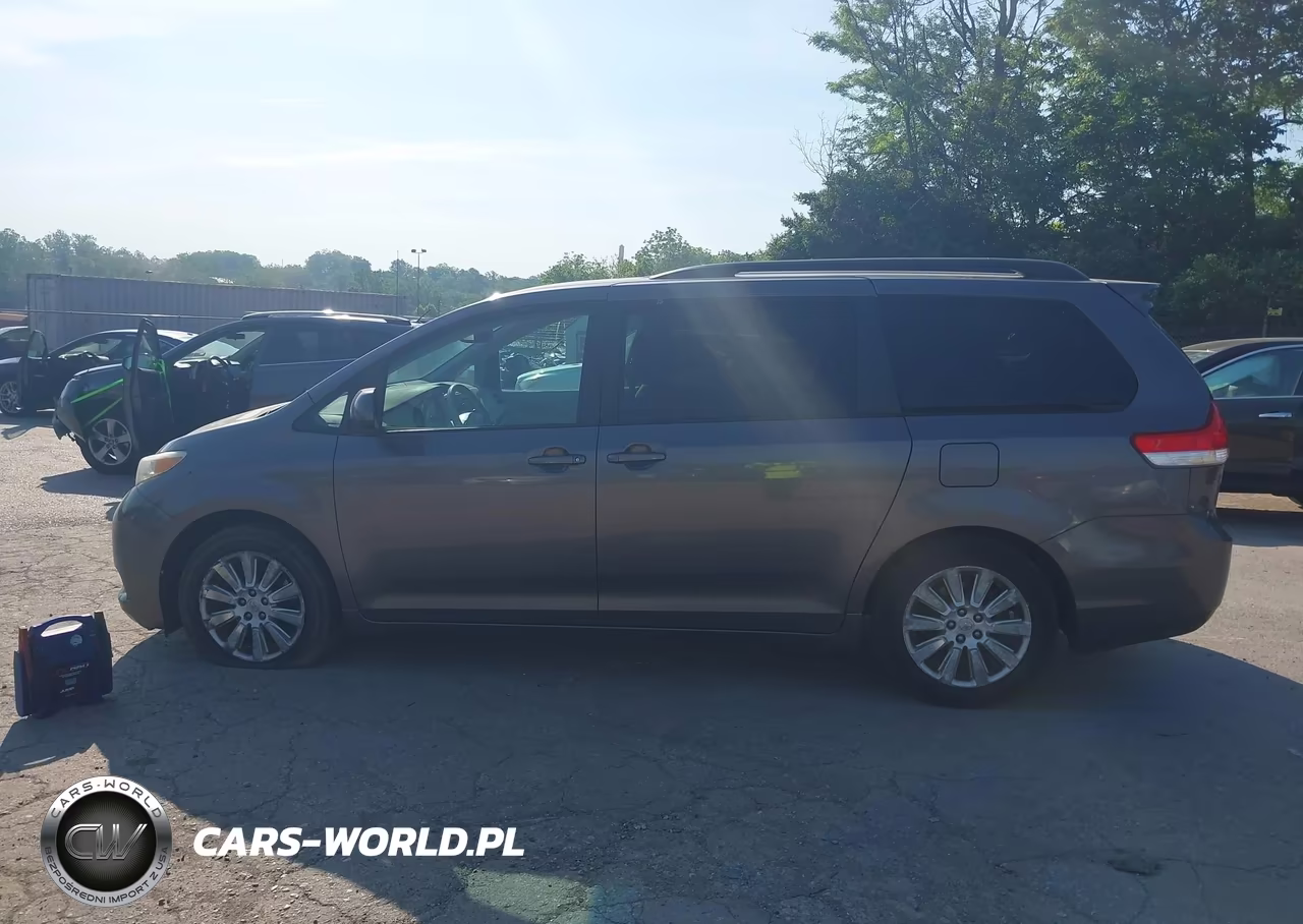 2011 Toyota Sienna Le VIN:5TDJK3DC8BS009033 - 15