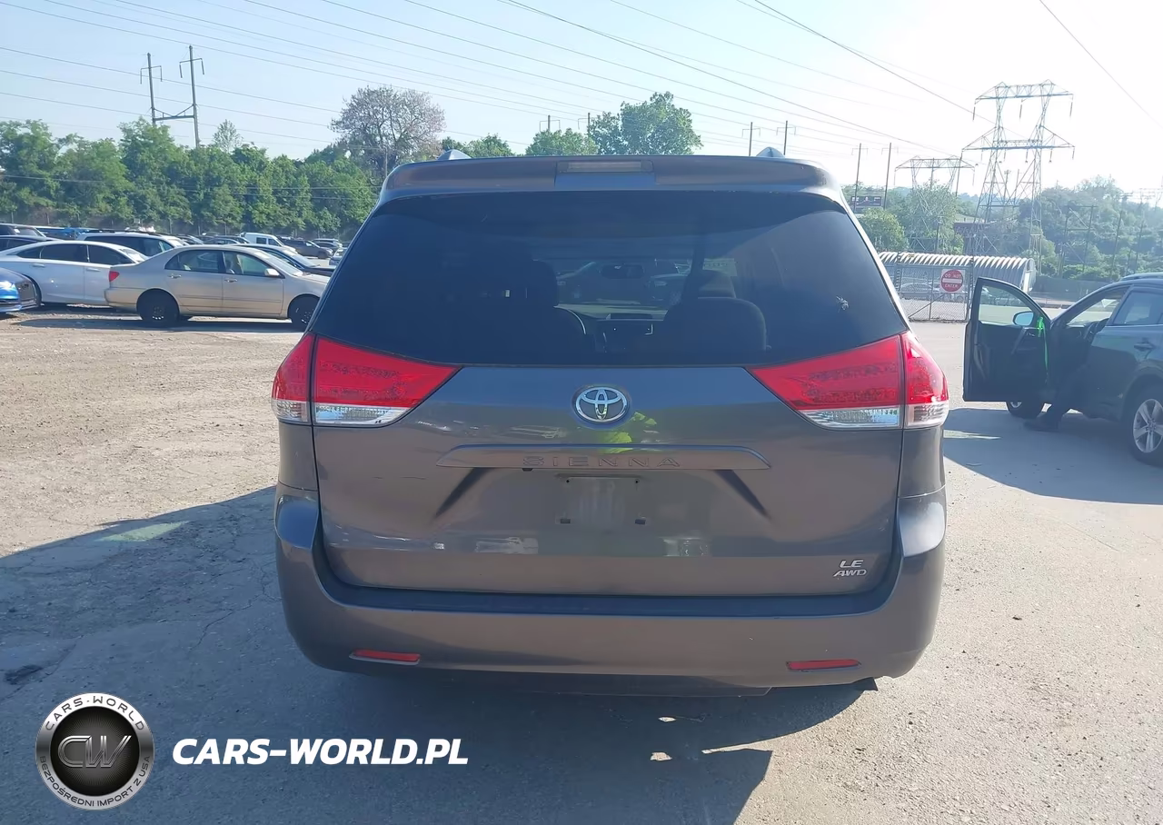 2011 Toyota Sienna Le VIN:5TDJK3DC8BS009033 - 17
