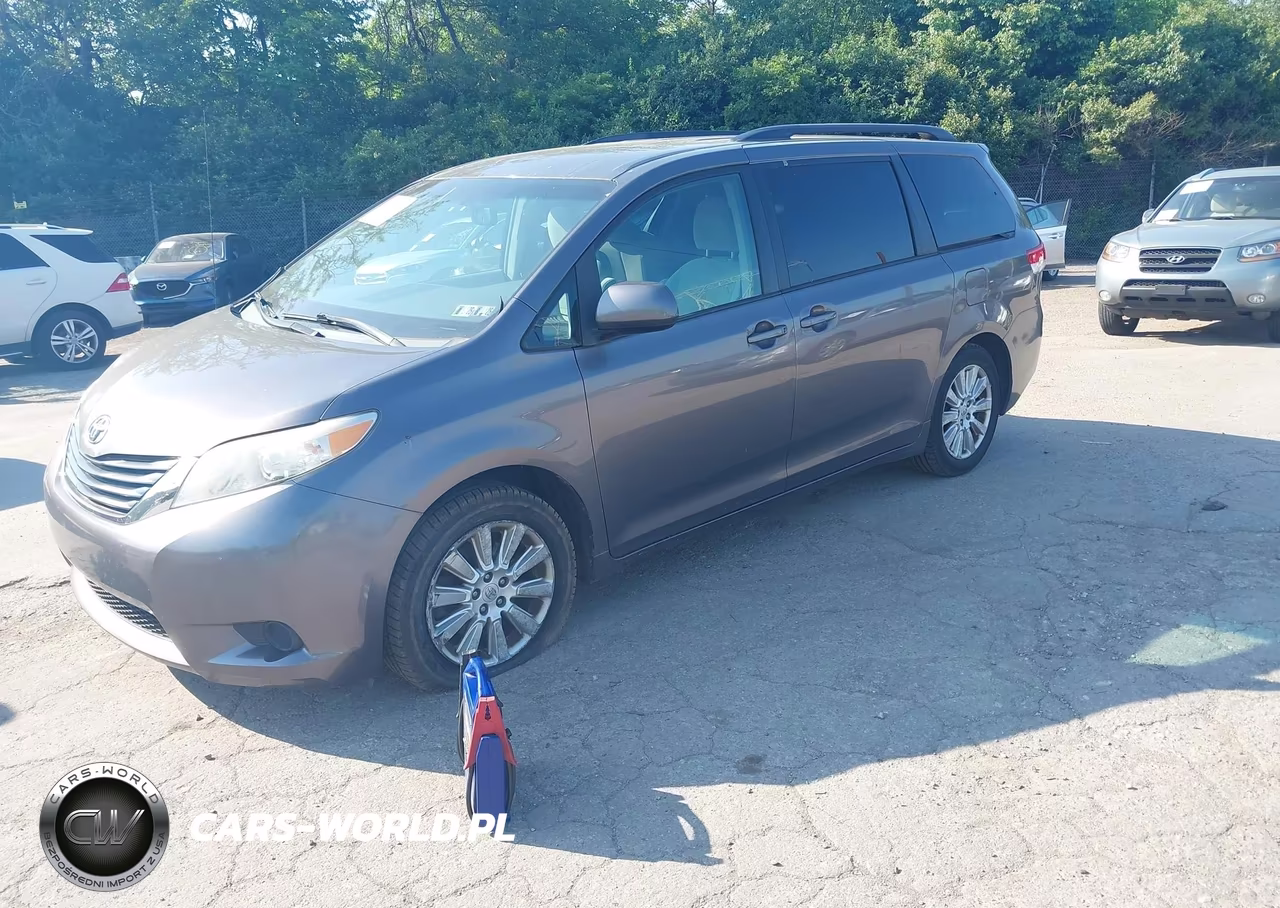 2011 Toyota Sienna Le VIN:5TDJK3DC8BS009033 - 2