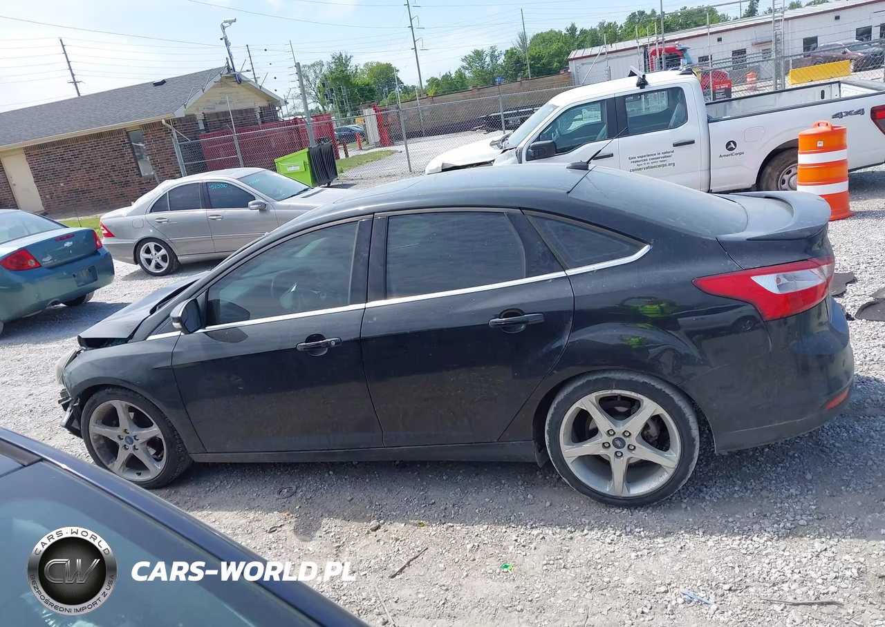 2013 Ford Focus Titanium VIN:1FADP3J29DL151069 - 15