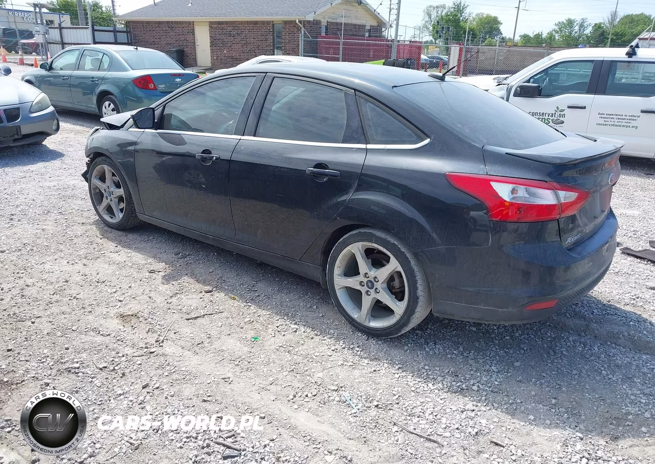 2013 Ford Focus Titanium VIN:1FADP3J29DL151069 - 3