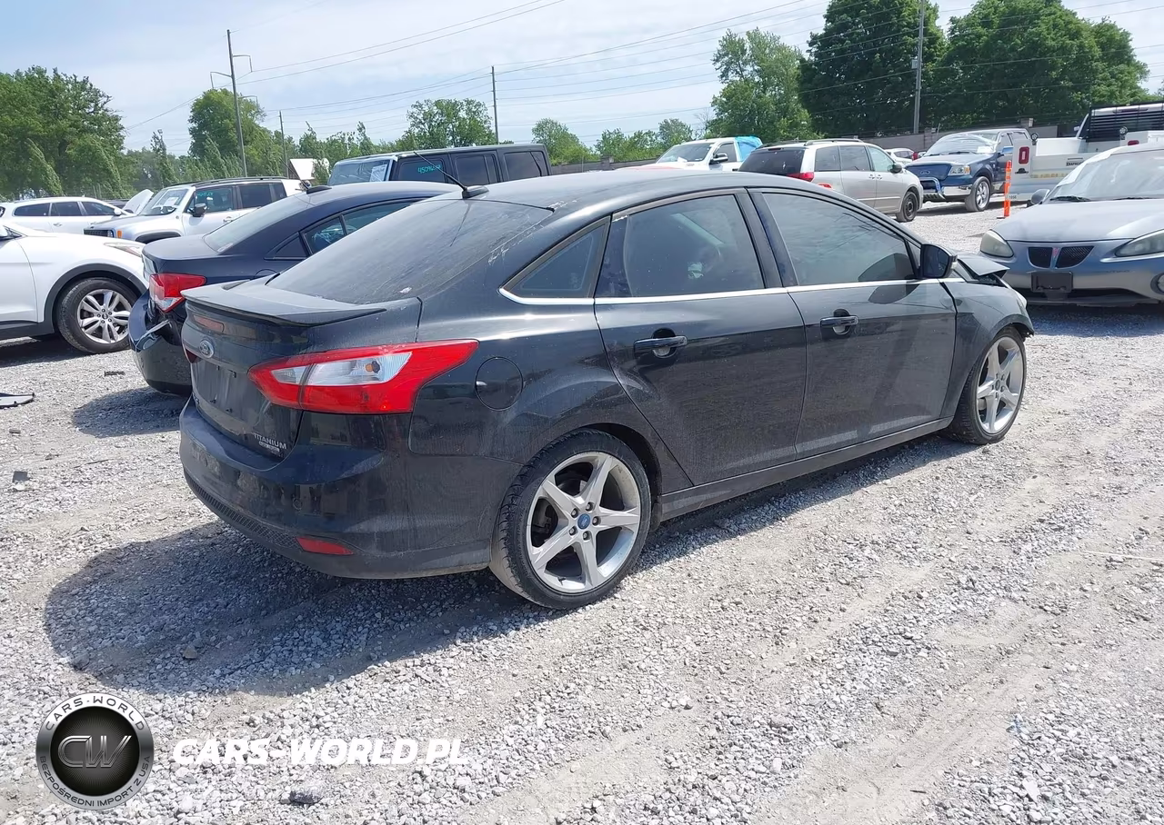 2013 Ford Focus Titanium VIN:1FADP3J29DL151069 - 4
