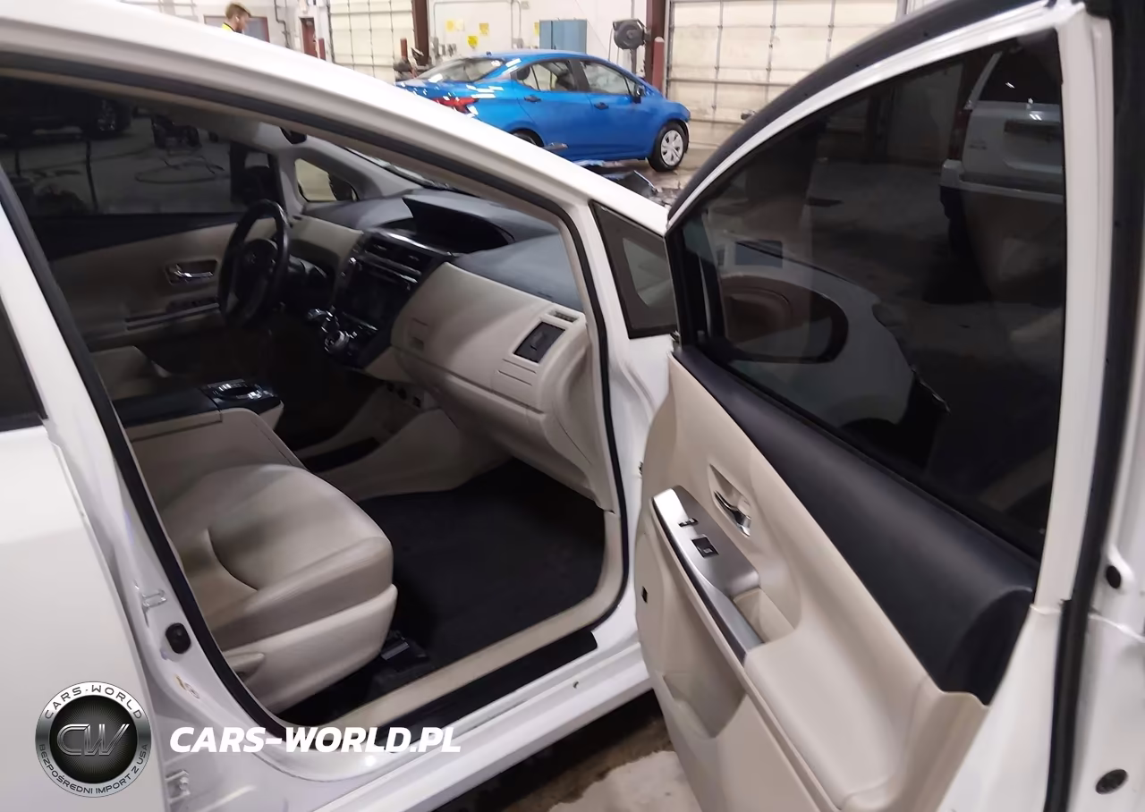 2015 Toyota Prius V Five VIN:JTDZN3EU6FJ029270 - 5