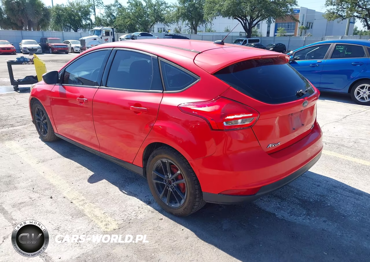 2016 Ford Focus Se VIN:1FADP3K21GL290938 - 3