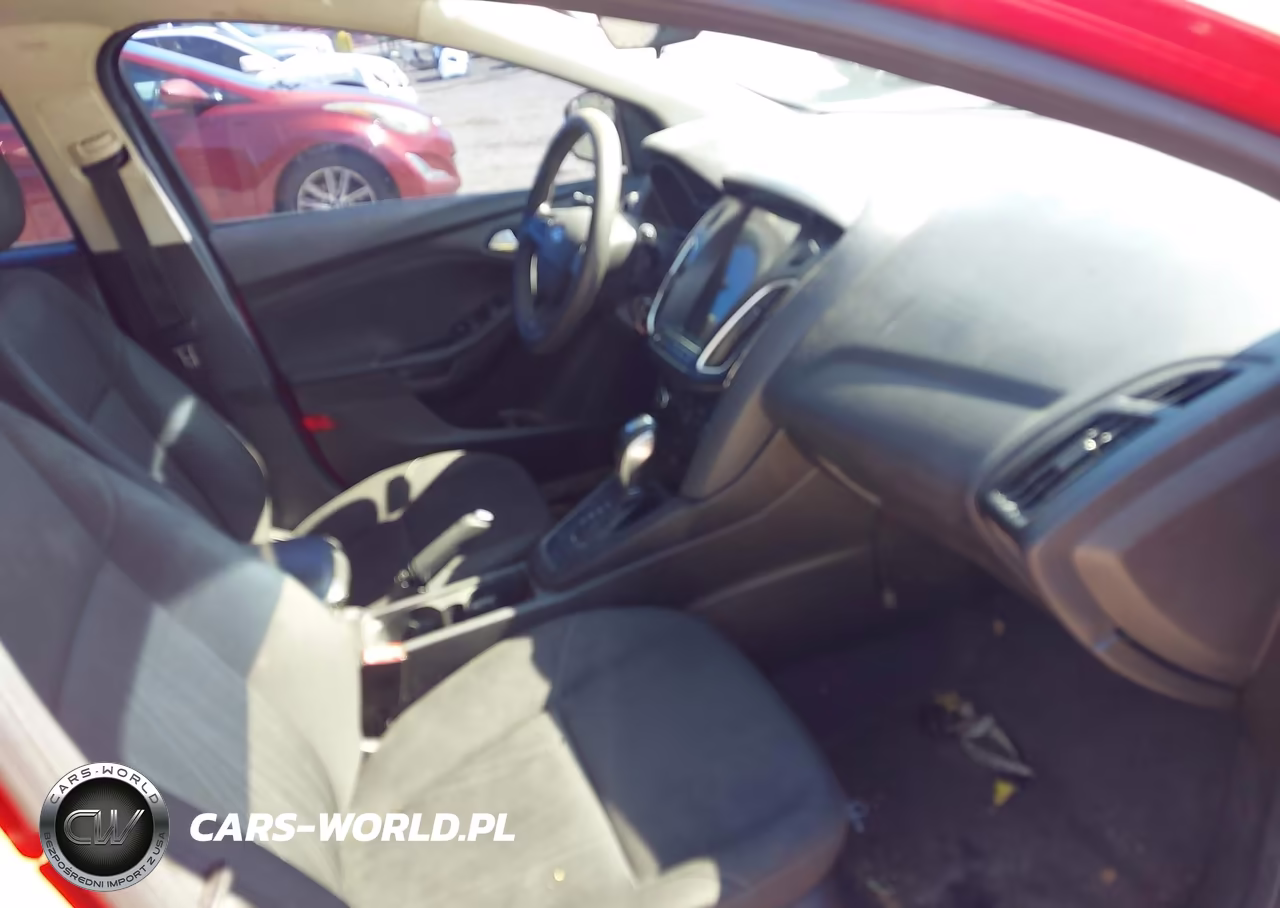 2016 Ford Focus Se VIN:1FADP3K21GL290938 - 5
