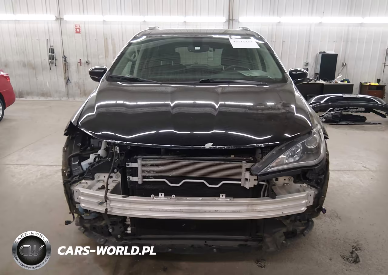 2020 Chrysler Pacifica Touring L VIN:2C4RC1BG1LR118048 - 13