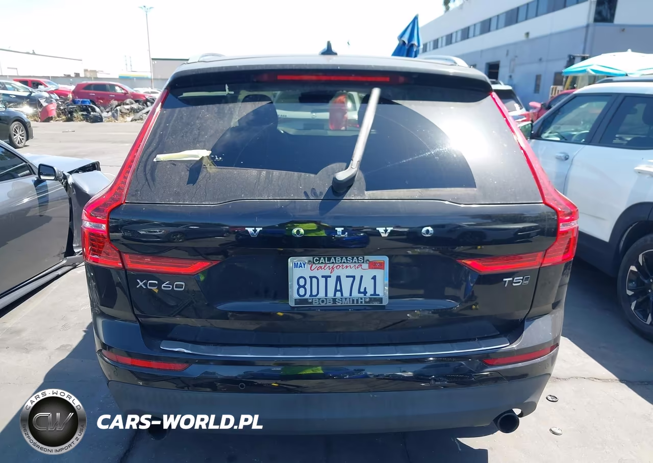 2018 Volvo Xc60 T5 Momentum VIN:YV4102RK7J1081754 - 17