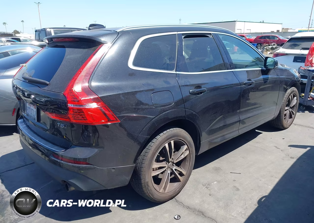 2018 Volvo Xc60 T5 Momentum VIN:YV4102RK7J1081754 - 4