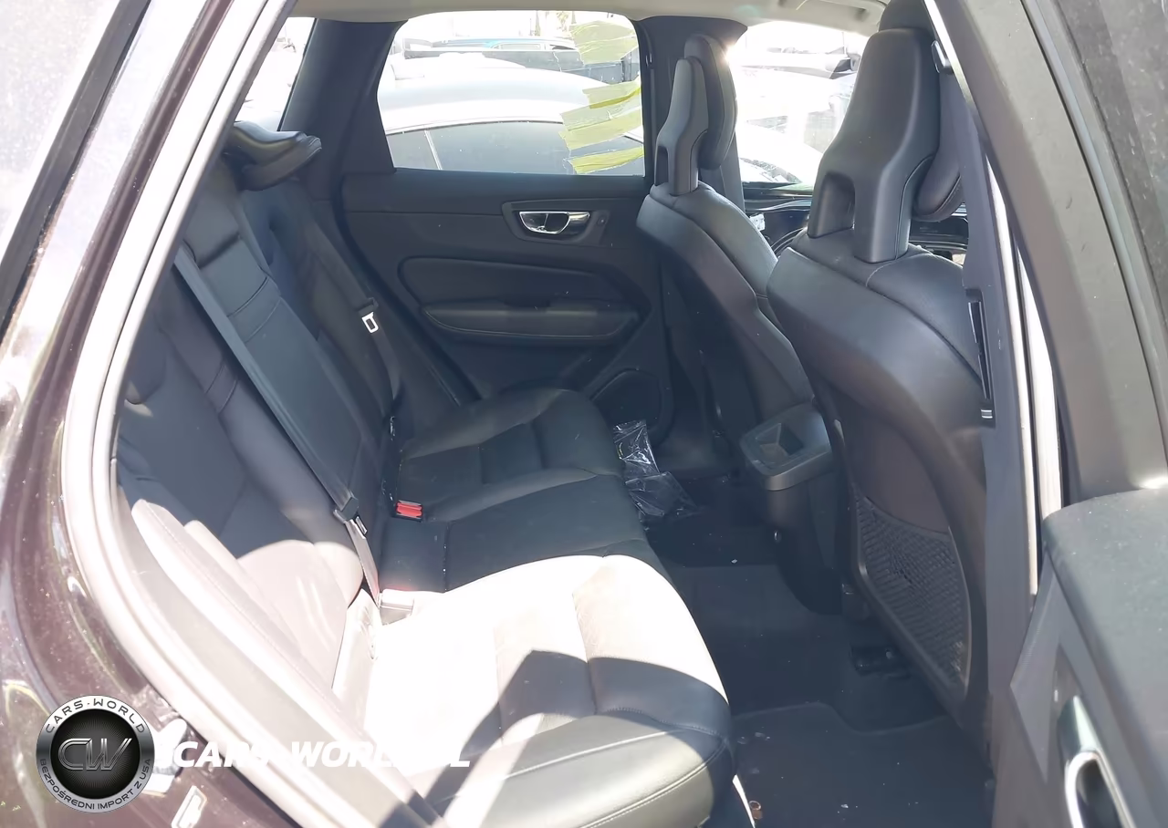 2018 Volvo Xc60 T5 Momentum VIN:YV4102RK7J1081754 - 8