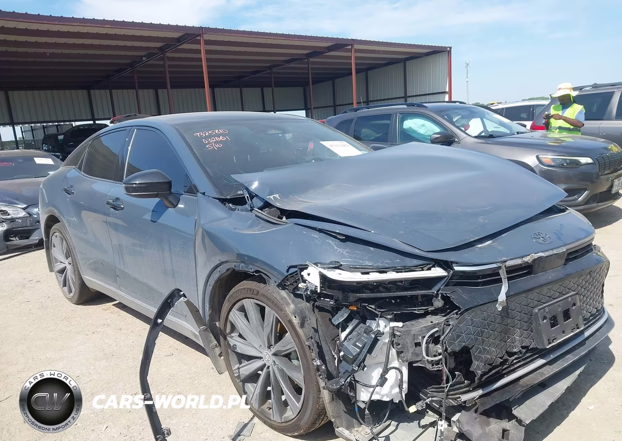 2025 Toyota Crown Nightshade Edition – zdjęcie 1 z 16