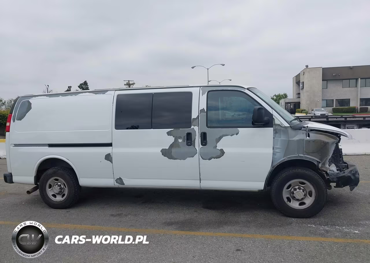 2010 Chevrolet Express 2500 Work Van VIN:1GCZGGBA0A1170047 - 14