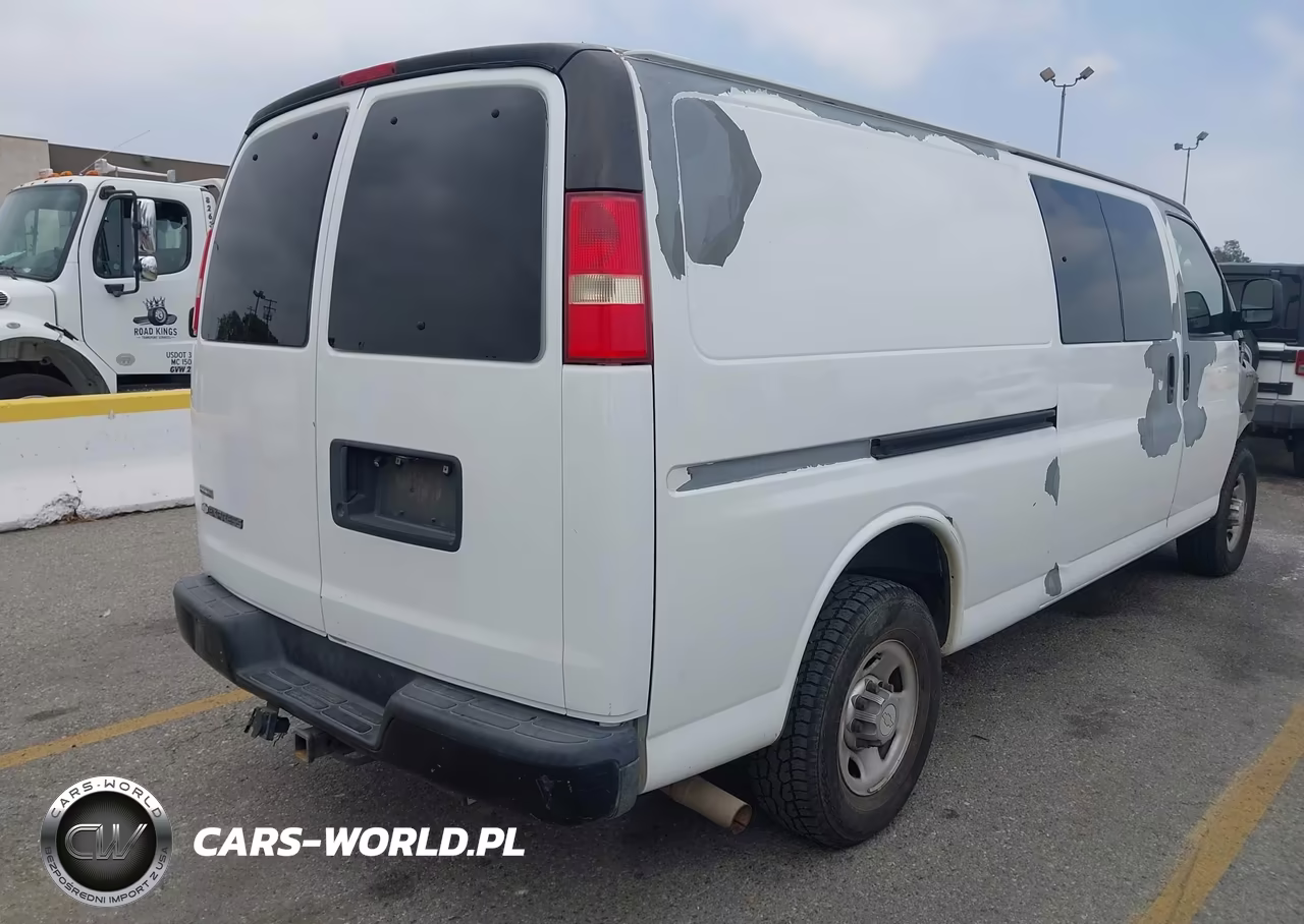 2010 Chevrolet Express 2500 Work Van VIN:1GCZGGBA0A1170047 - 4