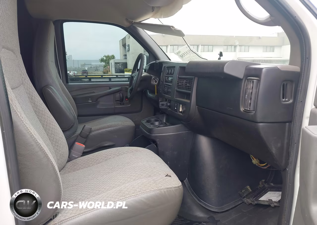 2010 Chevrolet Express 2500 Work Van VIN:1GCZGGBA0A1170047 - 5