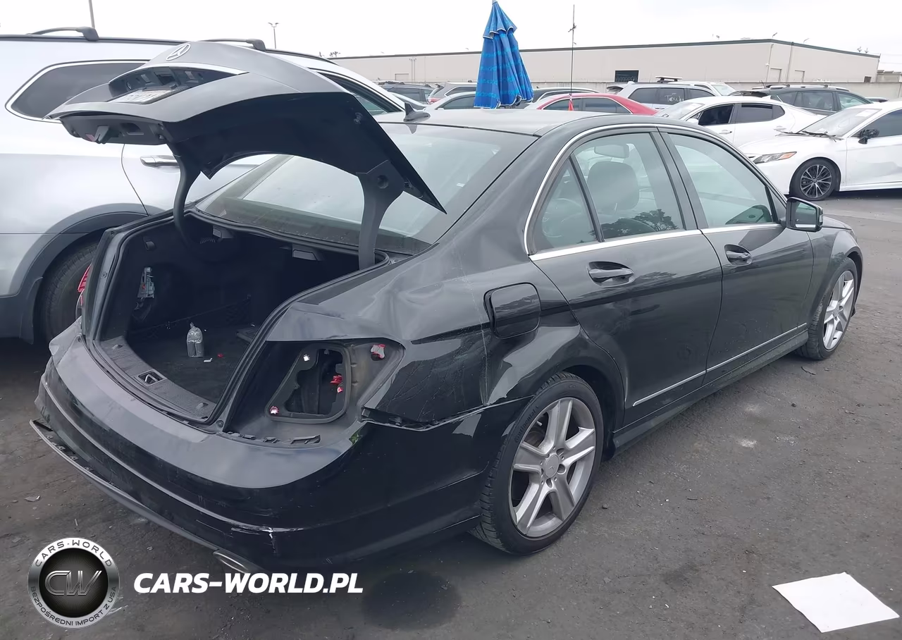 2011 Mercedes-Benz C 300 Sport VIN:WDDGF5EB7BA510210 - 4
