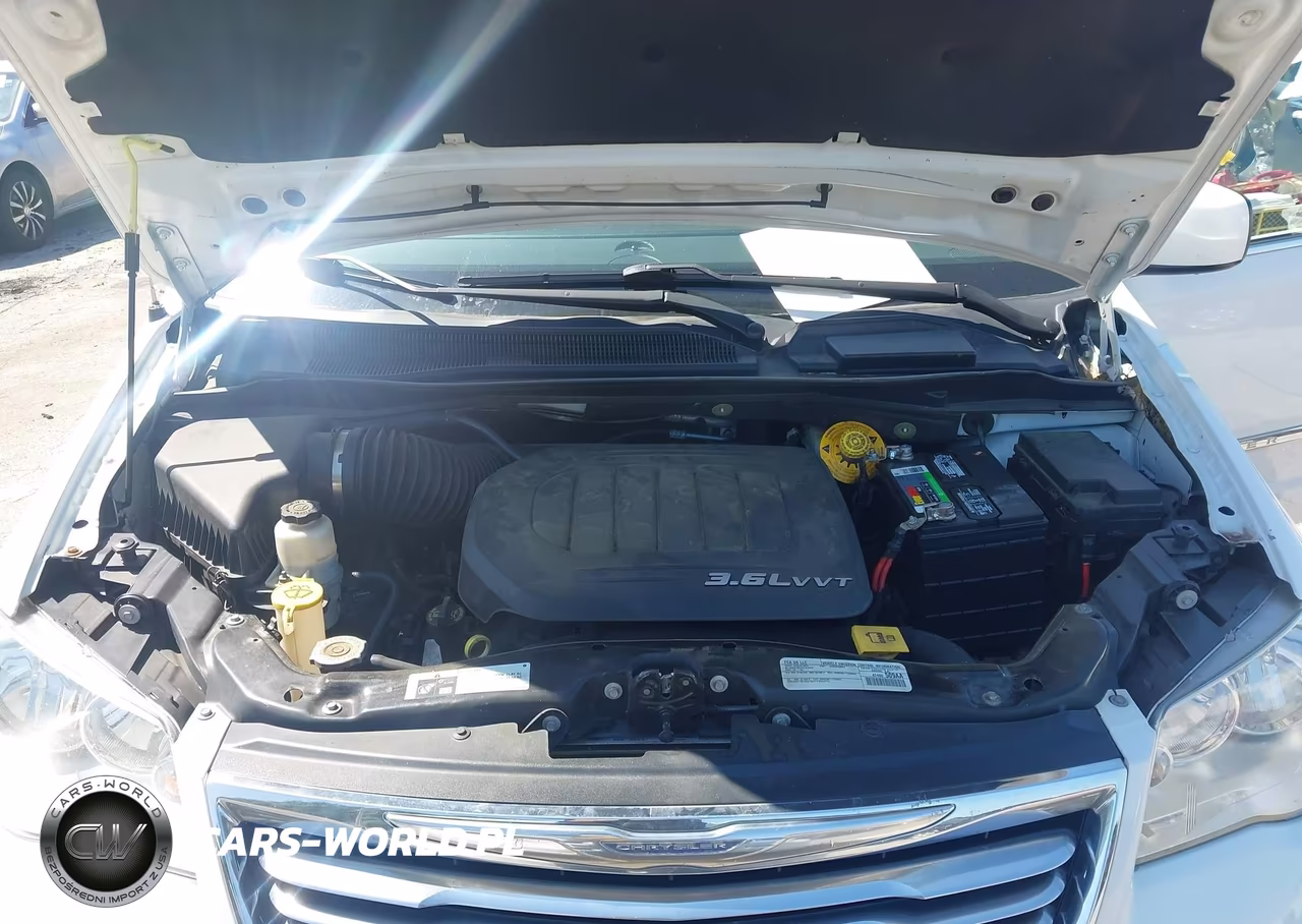 2016 Chrysler Town & Country Touring VIN:2C4RC1BG5GR148496 - 10