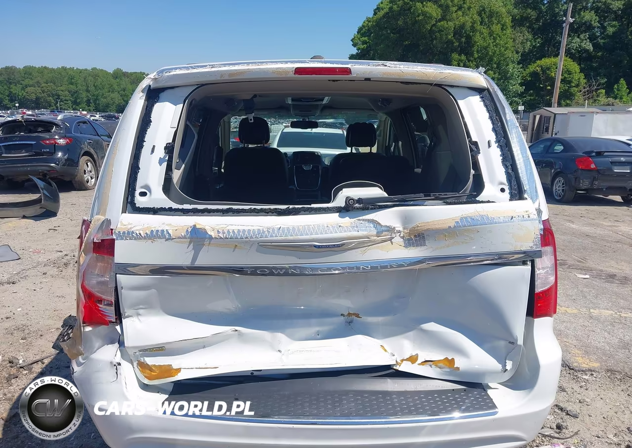 2016 Chrysler Town & Country Touring VIN:2C4RC1BG5GR148496 - 16