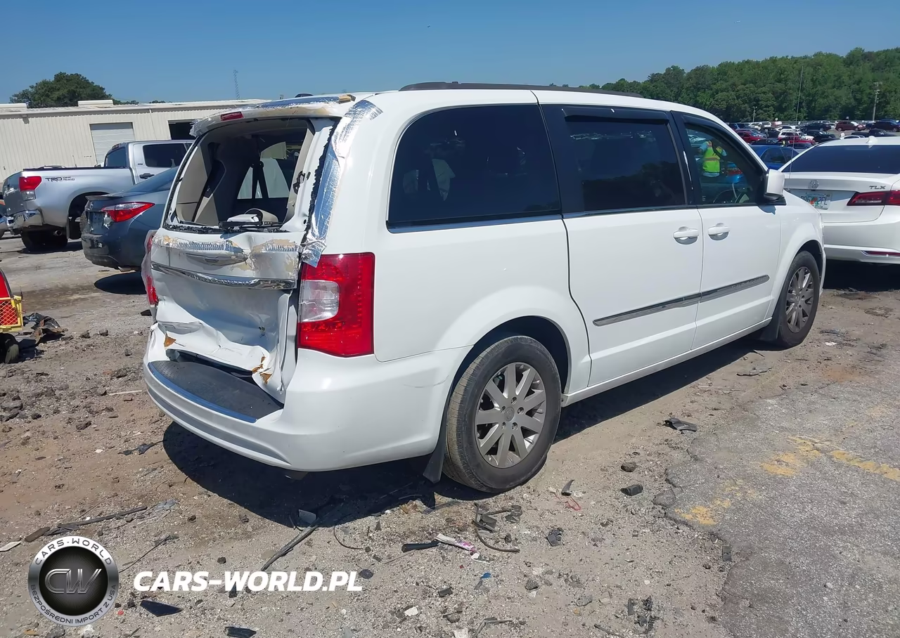 2016 Chrysler Town & Country Touring VIN:2C4RC1BG5GR148496 - 4