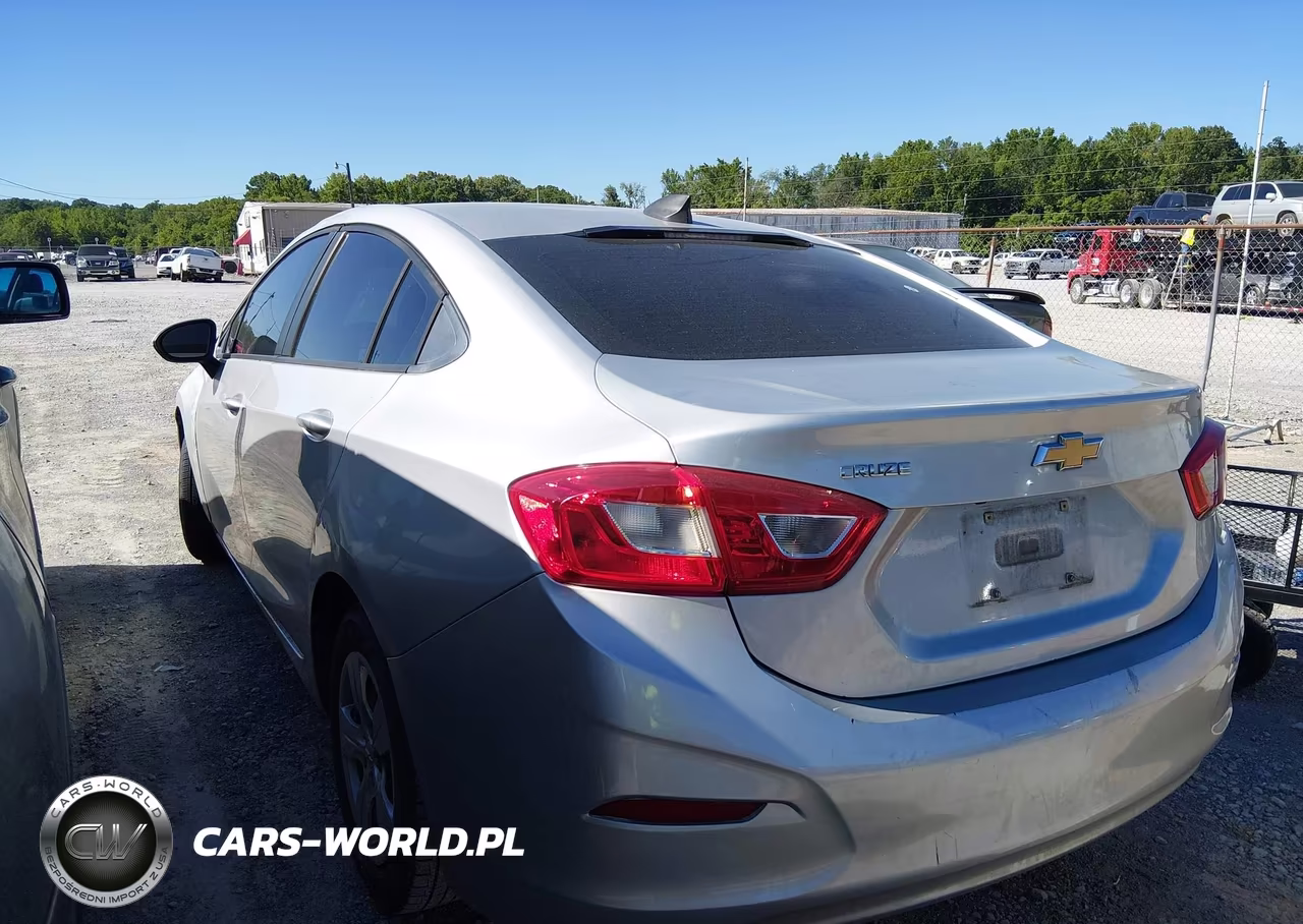 2017 Chevrolet Cruze Ls Auto VIN:1G1BC5SM8H7210449 - 3
