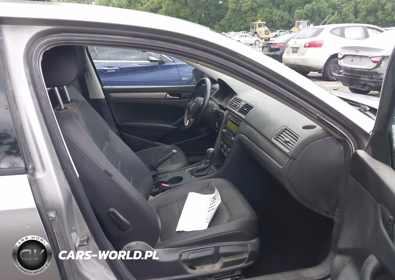 2014 Volkswagen Passat 1.8T Wolfsburg Edition VIN:1VWAT7A32EC101735 - 5
