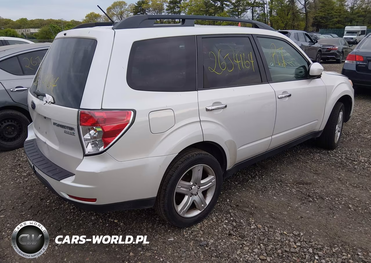 2010 Subaru Forester 2.5X Premium VIN:JF2SH6CC8AH779243 - 4