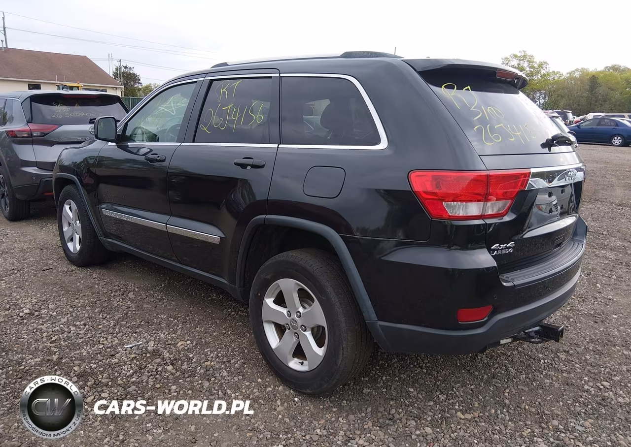 2012 Jeep Grand Cherokee Laredo VIN:1C4RJFAG9CC332461 - 3