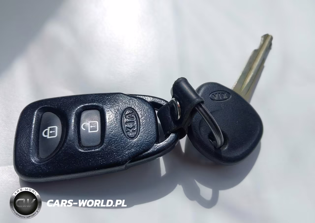 2010 Kia Soul + VIN:KNDJT2A27A7175104 - 11