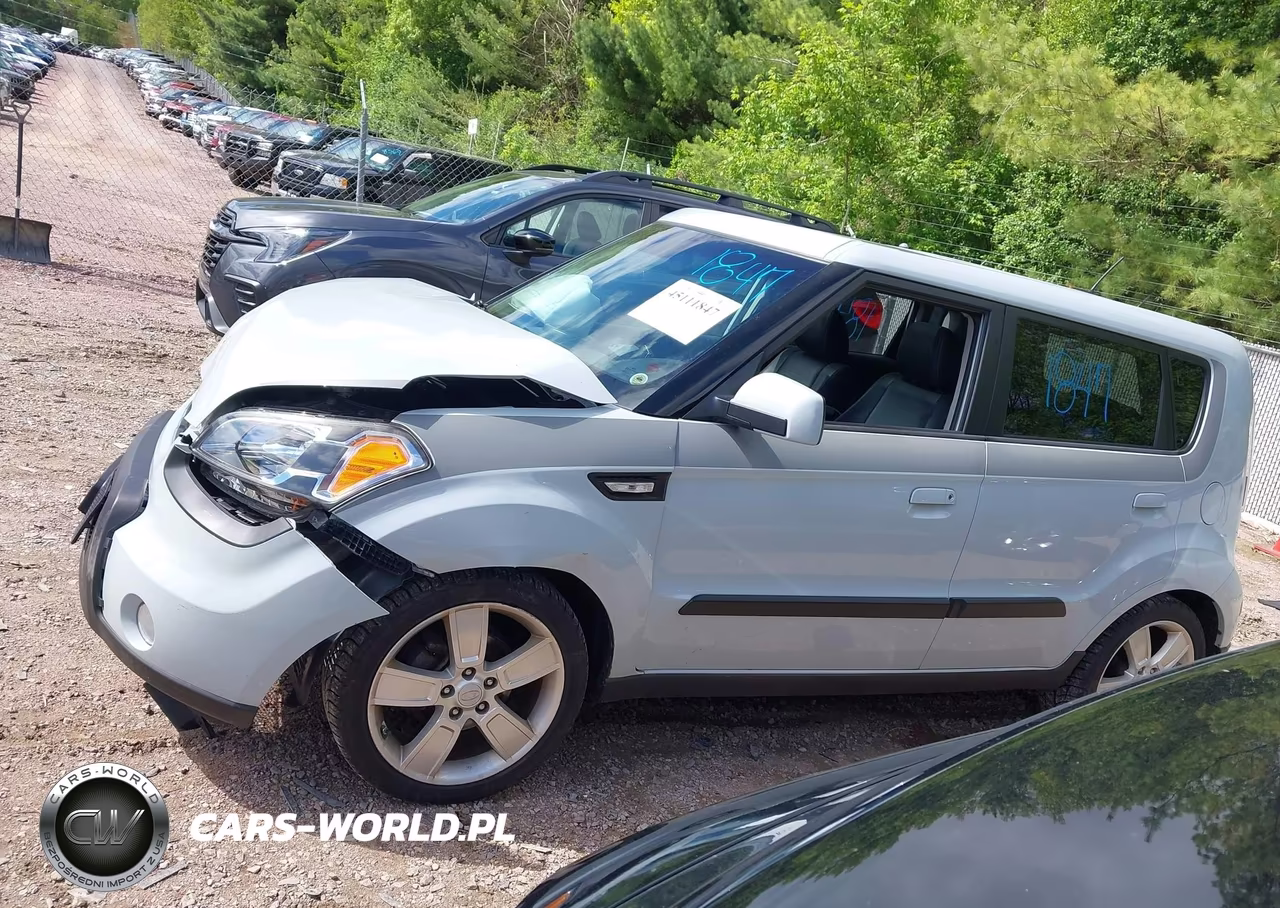 2010 Kia Soul + VIN:KNDJT2A27A7175104 - 15