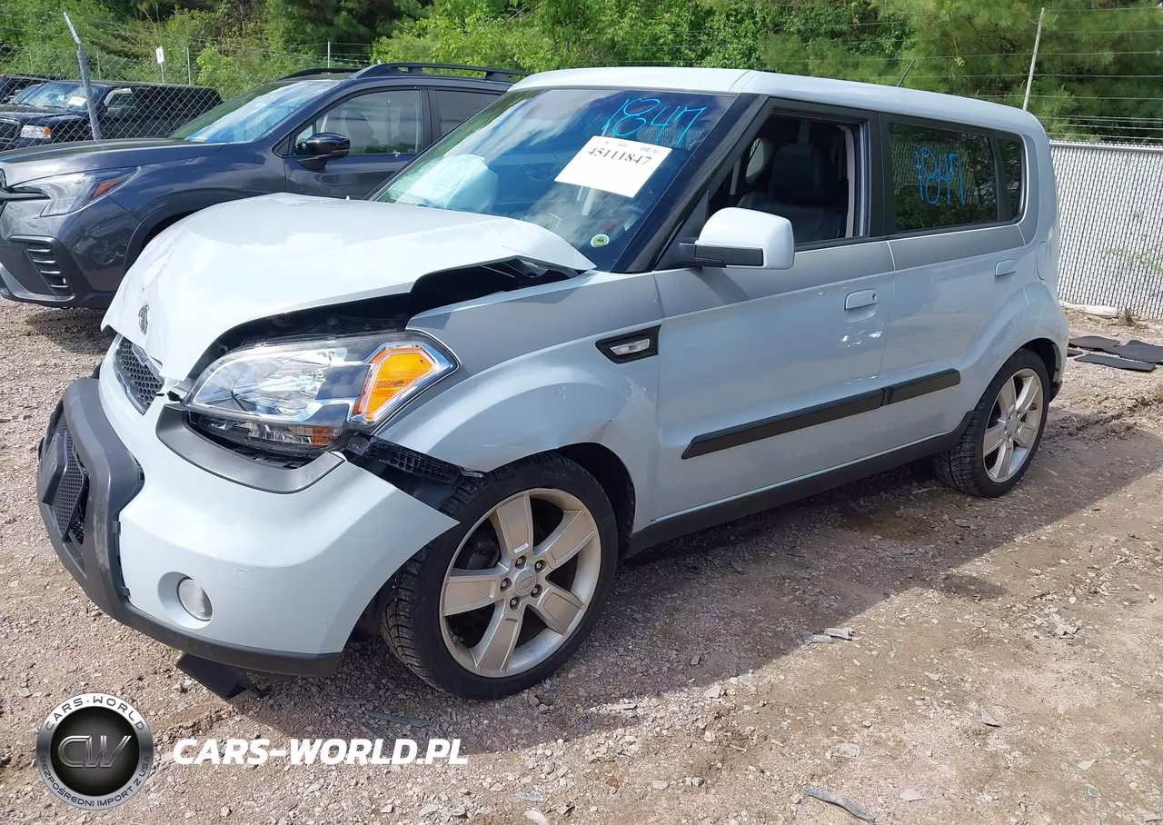 2010 Kia Soul + VIN:KNDJT2A27A7175104 - 2