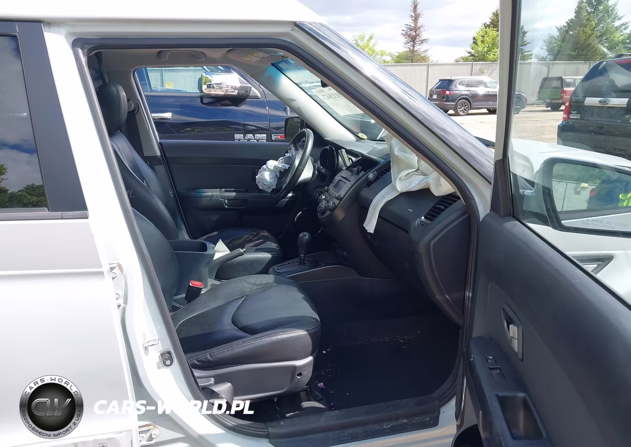 2010 Kia Soul + VIN:KNDJT2A27A7175104 - 5