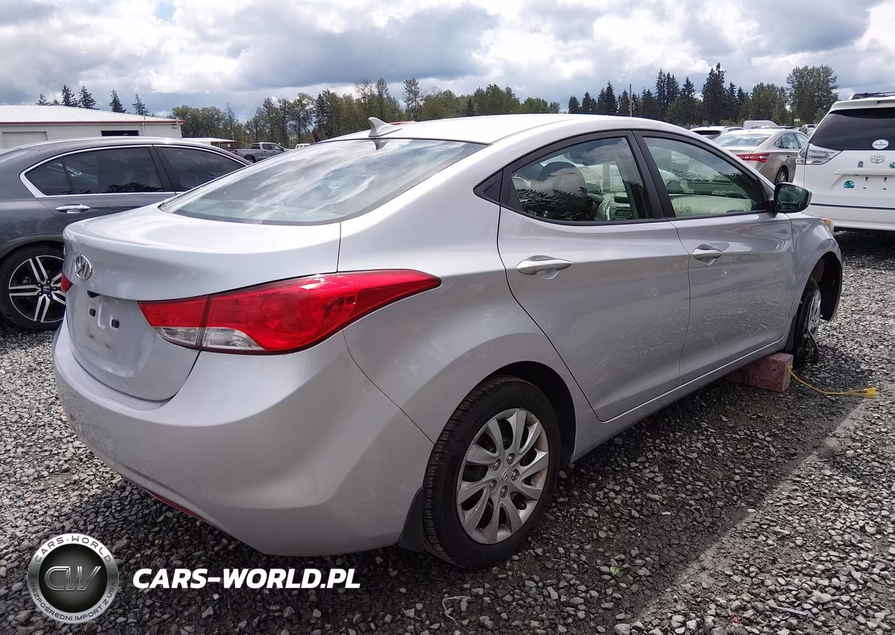 2012 Hyundai Elantra Gls VIN:5NPDH4AE0CH142349 - 4