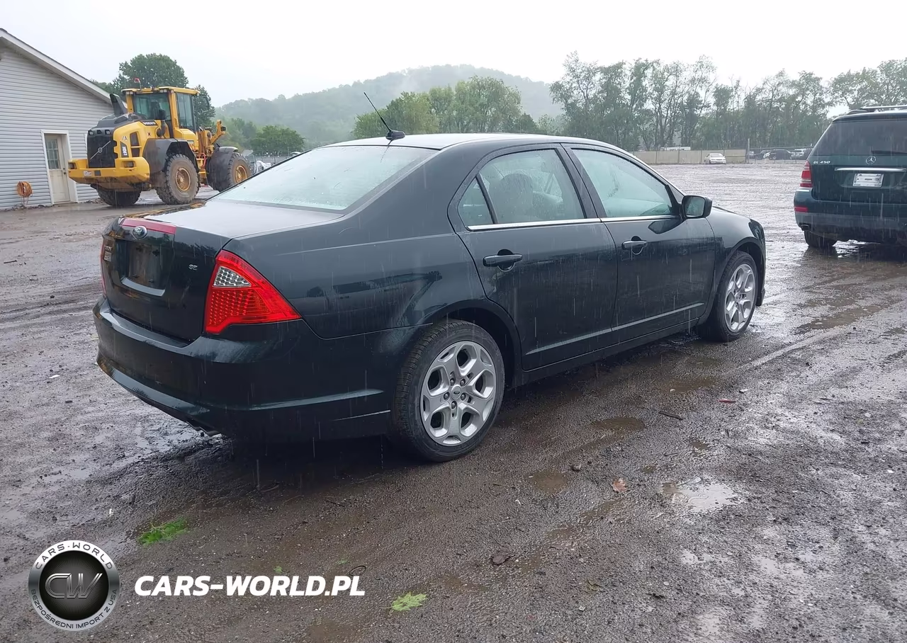 2010 Ford Fusion Se VIN:3FAHP0HA4AR275793 - 4