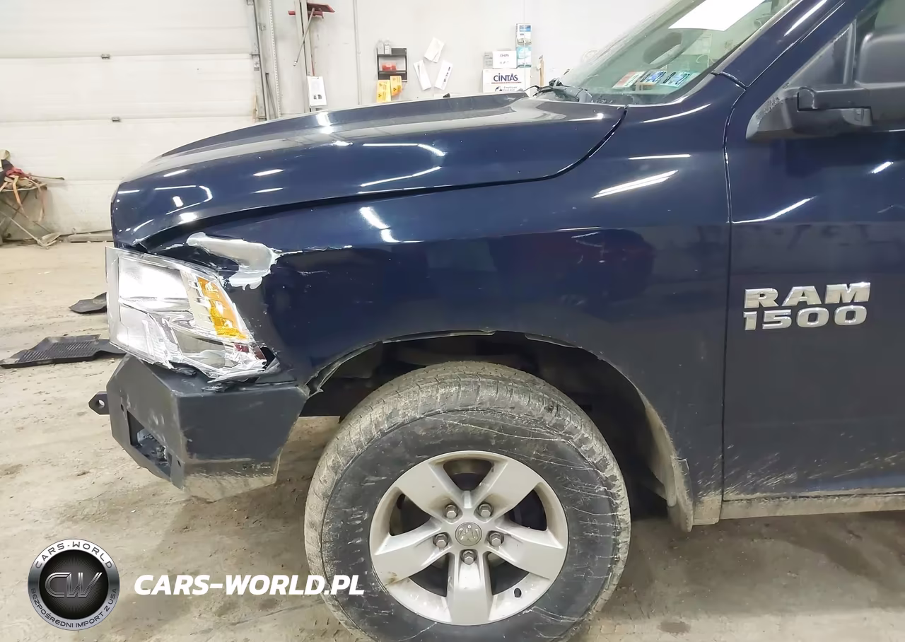 2018 Ram 1500 Express 4X4 6'4 Box VIN:1C6RR7FG3JS206517 - 17
