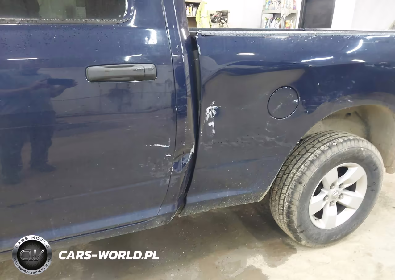 2018 Ram 1500 Express 4X4 6'4 Box VIN:1C6RR7FG3JS206517 - 18
